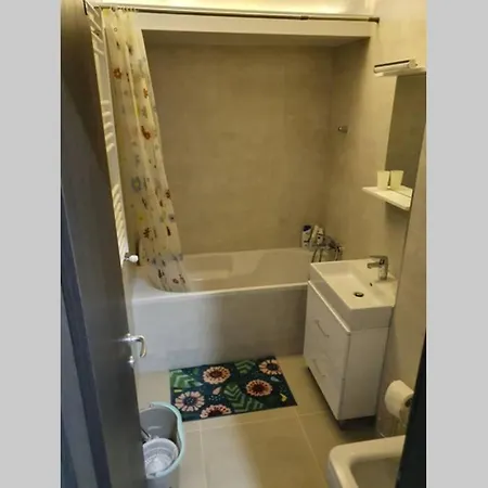 Confort Studio With A Marvelous Kitchen *